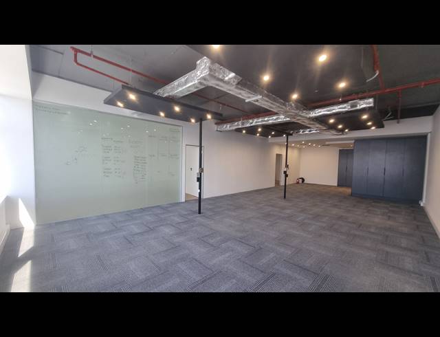148M² OFFICE TO LET IN SEA POINT